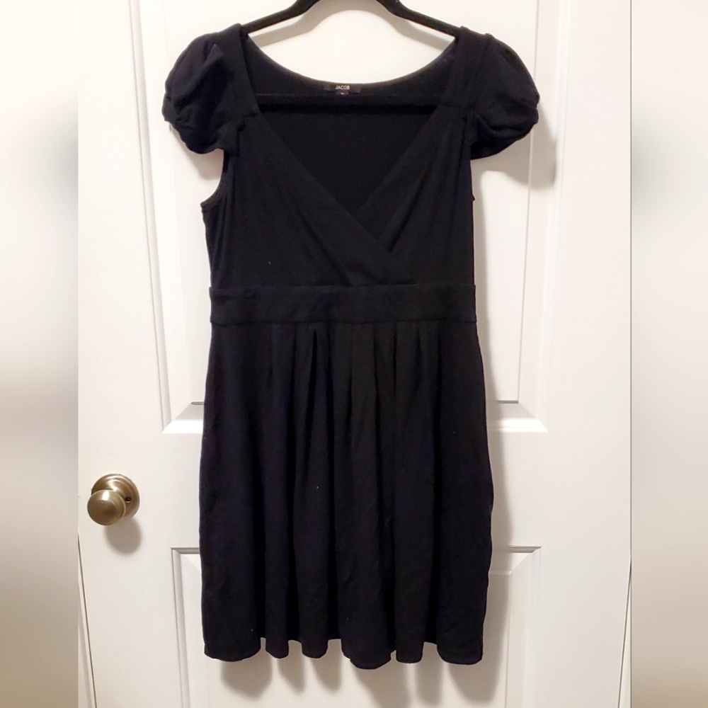 2/$40  🖤little black v neck dress with puff sleeves and a line skirt 👗- sz 12